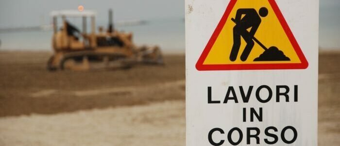 A12 Chiusura area di parcheggio Tessarolo carreggiata nord (direzione Genova). Sostituzione barriere di sicurezza