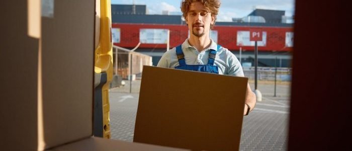 Trasporti internazionali: rinvio al 1° dicembre 2026 del contributo sui pacchi di modico valore